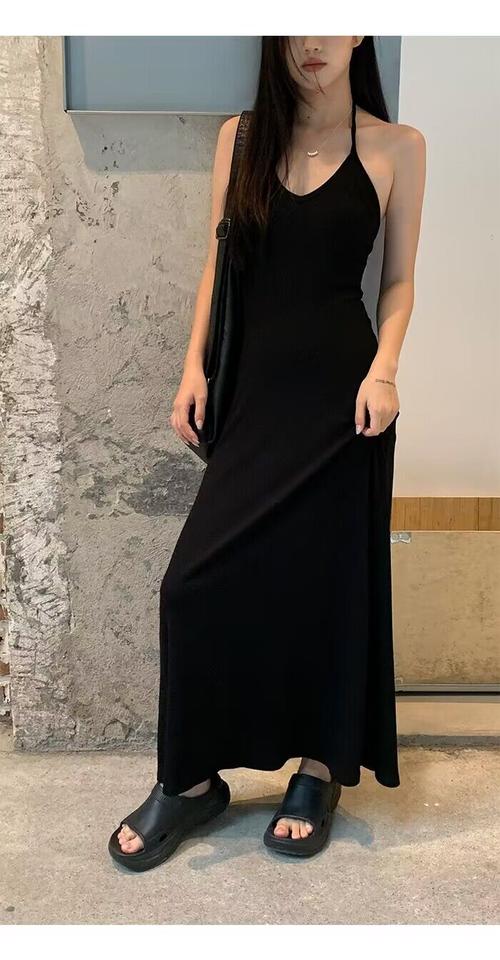 黑色大长裙怎么搭配图片欣赏