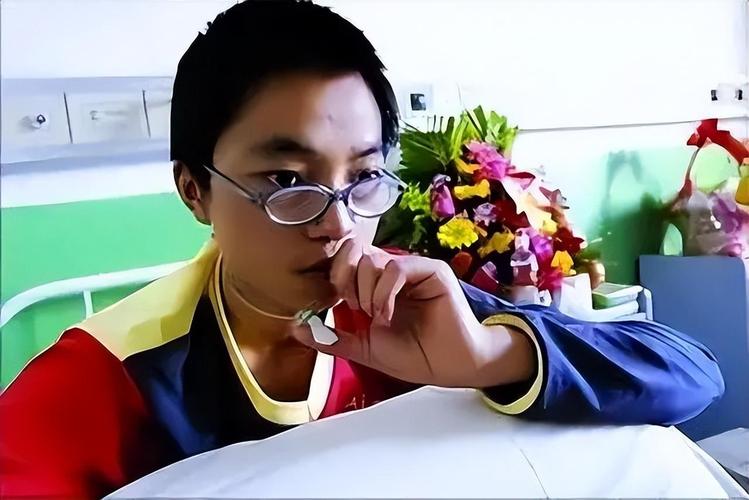 13岁男孩扒飞机飞行94分钟