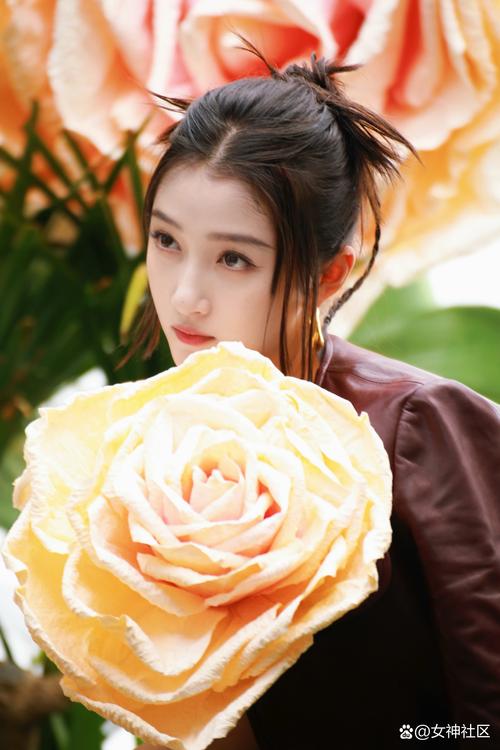 女西装围巾怎么搭配衣服