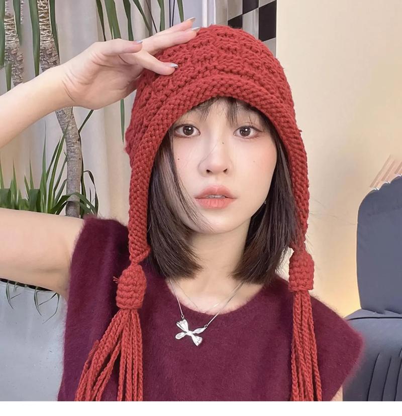有帽子的毛线怎么搭配衣服