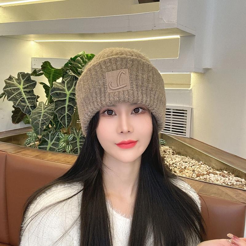 有帽子的毛线怎么搭配衣服