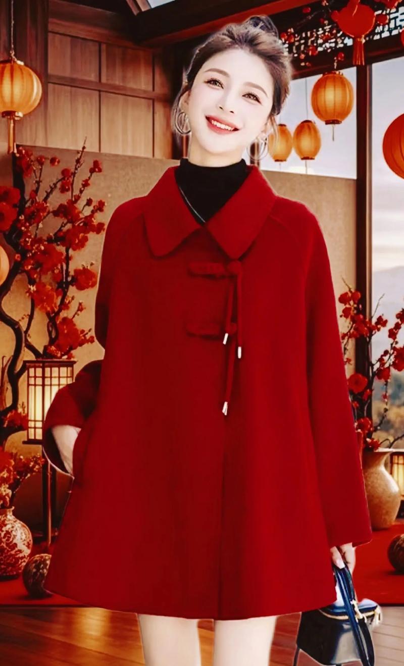 女斗篷红大衣怎么搭配什么裤子好看图片大全