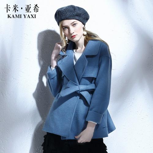 蓝色短呢子外套怎么搭配什么裤子好看吗