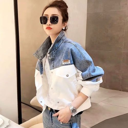 女款牛仔上衣外套怎么搭配什么围巾