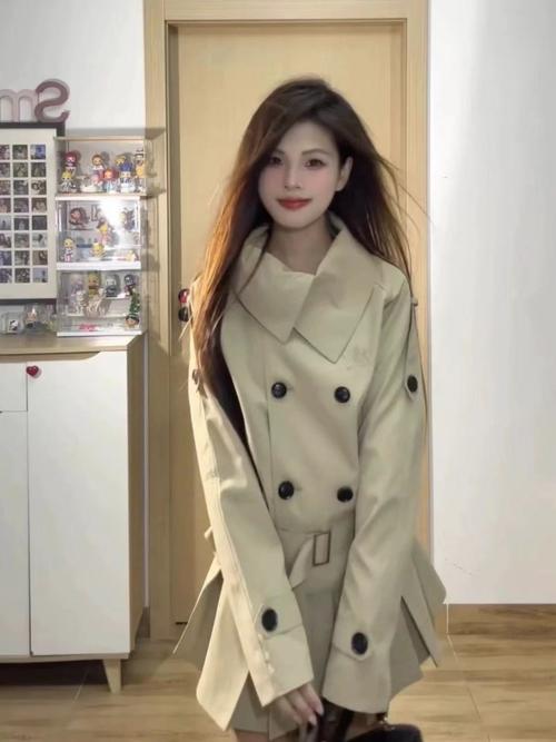 女装短款大衣外套怎么搭配图片大全