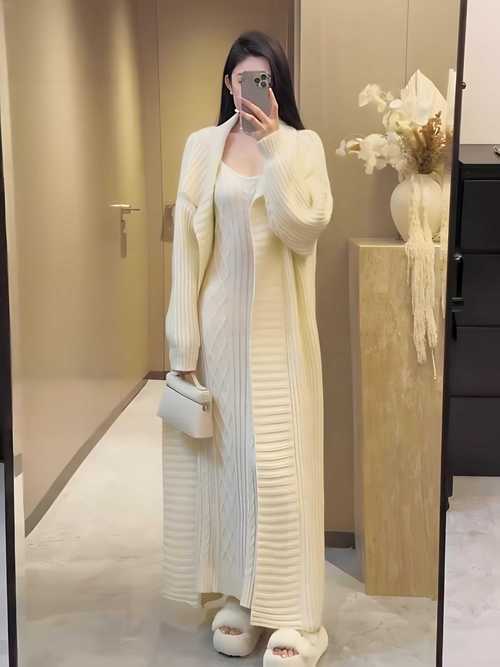 宽松连衣裙毛衣怎么搭配什么外套好看图片