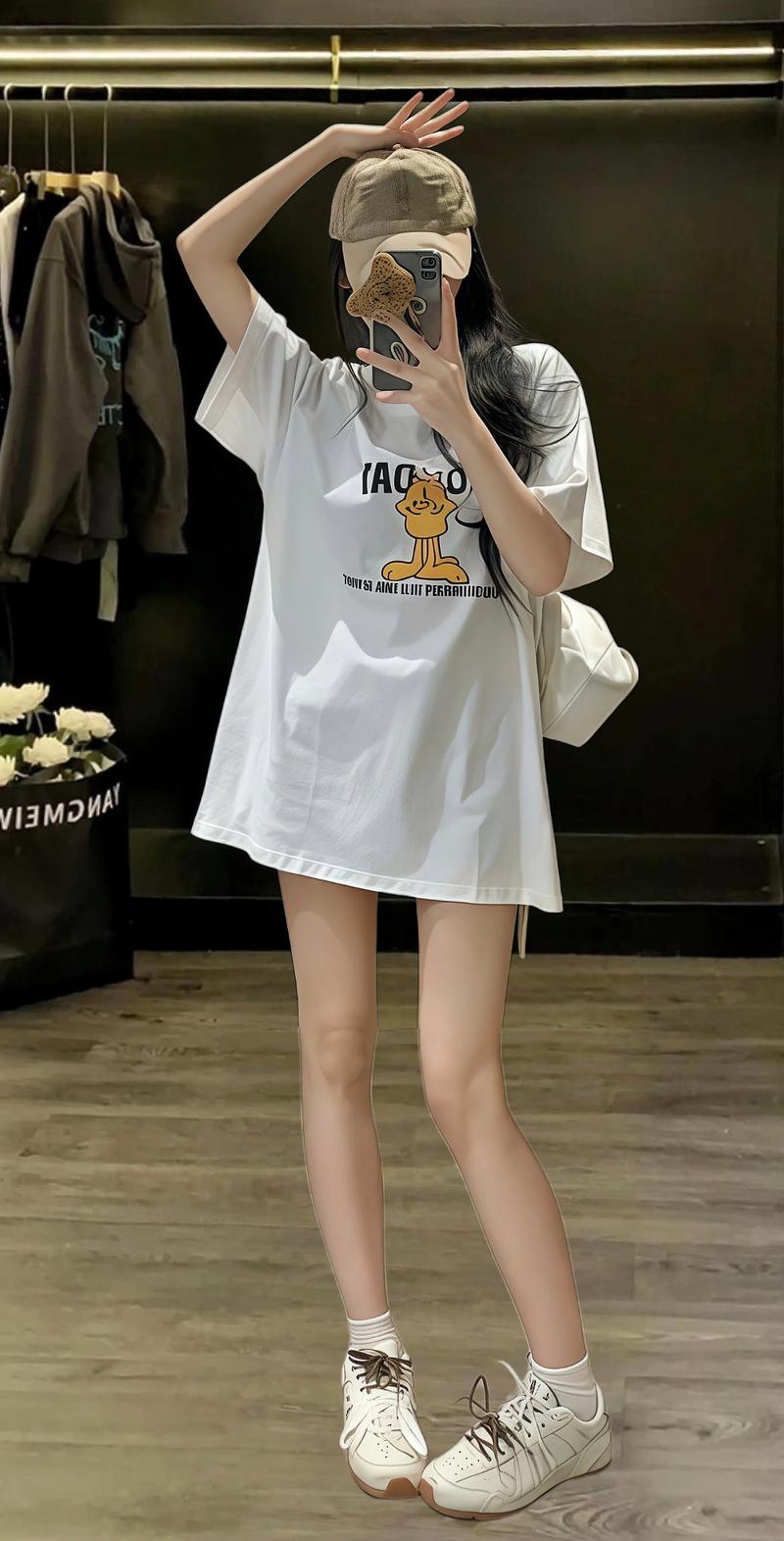 白色长款短袖怎么搭配裤子