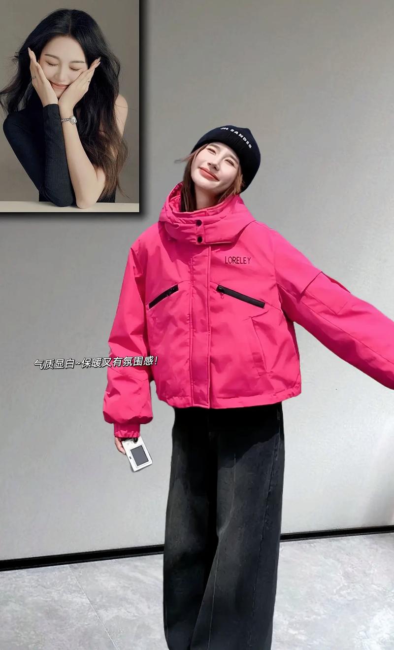红色羽绒服配什么毛衣