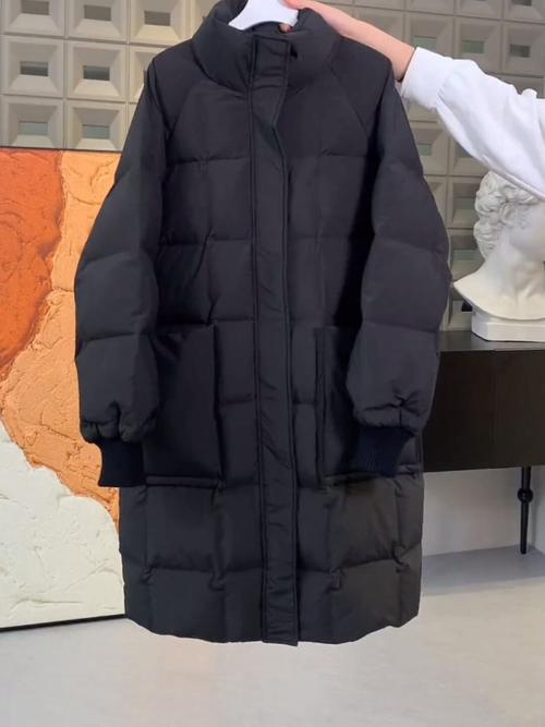 黑羽绒服配什么围巾