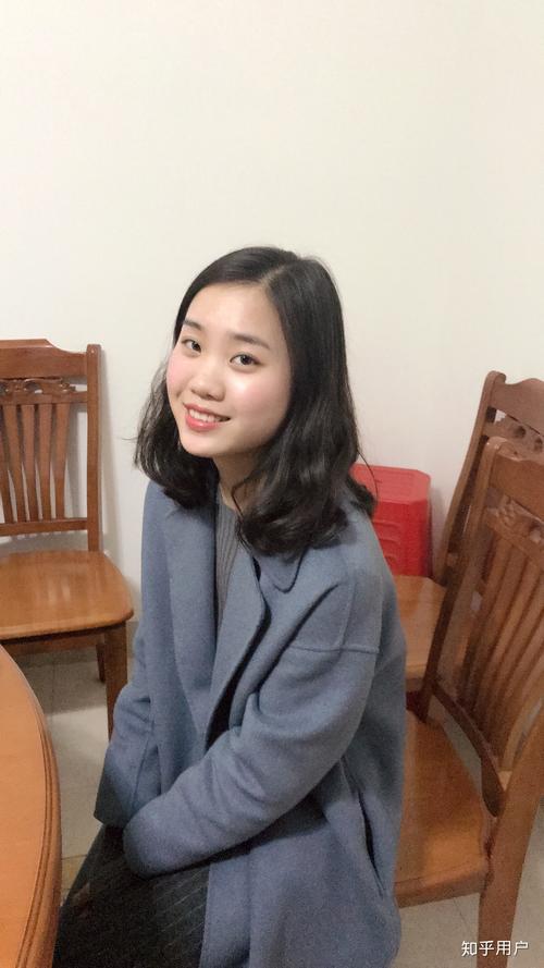 鼻梁塌适合什么发型
