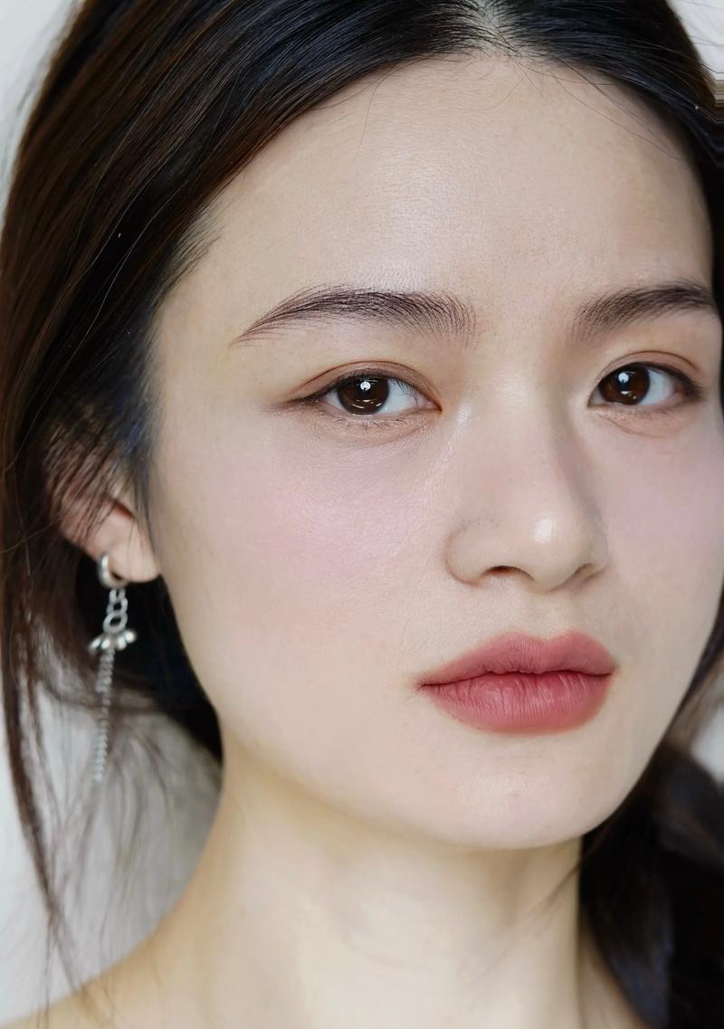 方形脸适合什么眉毛