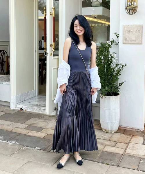 短版牛仔褂下身怎么搭配显瘦
