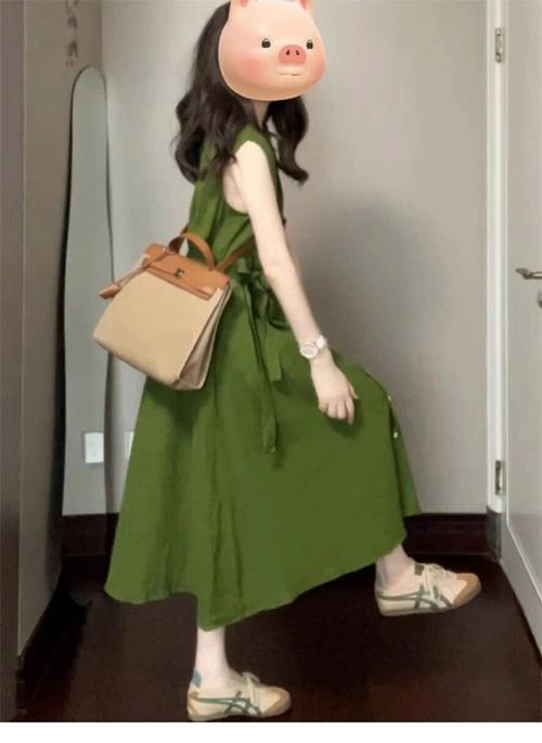 裙子绿色怎么搭配什么外套好看