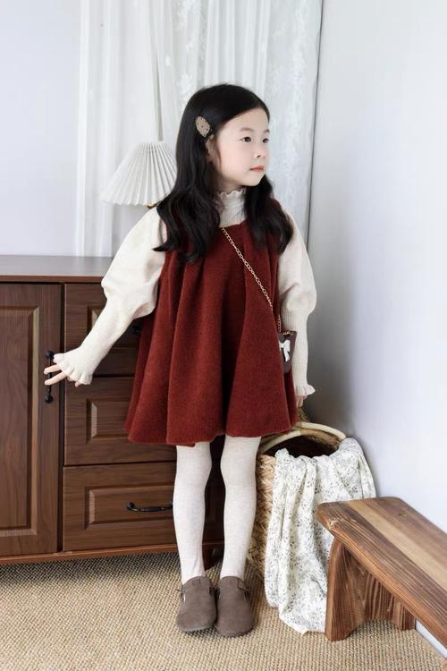 宝宝冬季裙子怎么搭配