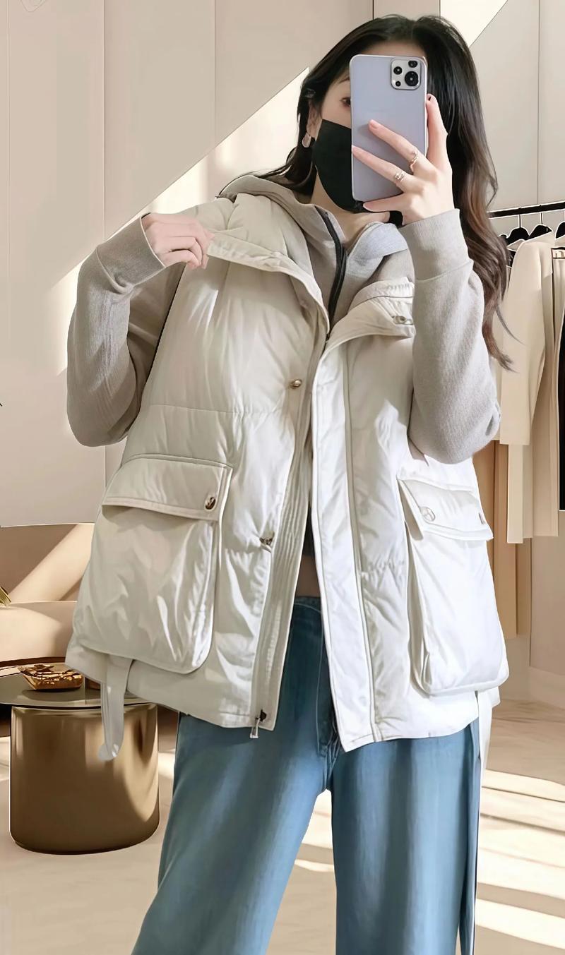 羽绒服马甲短款怎么搭配好看图片
