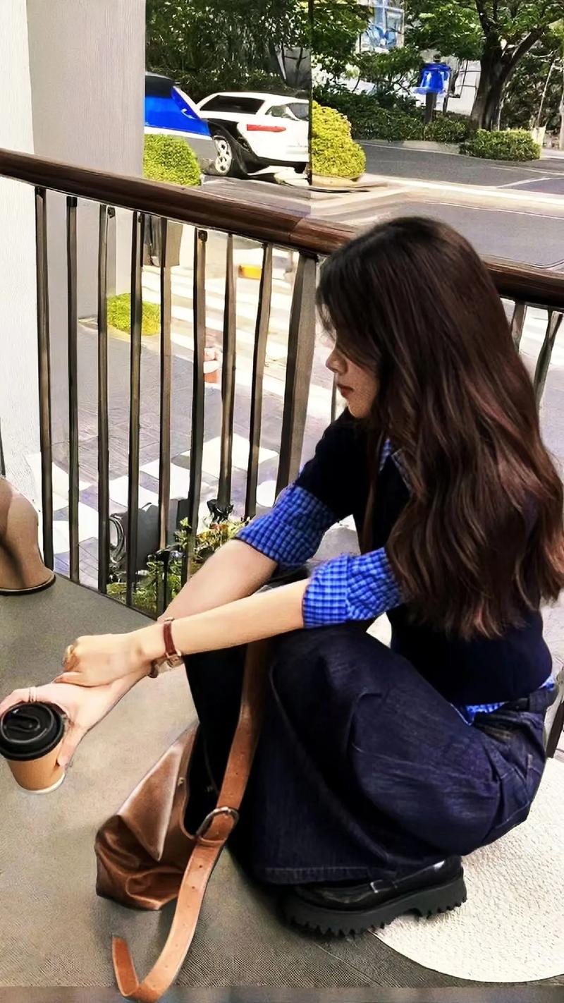 衬衣套毛衣裤子怎么搭配图片欣赏