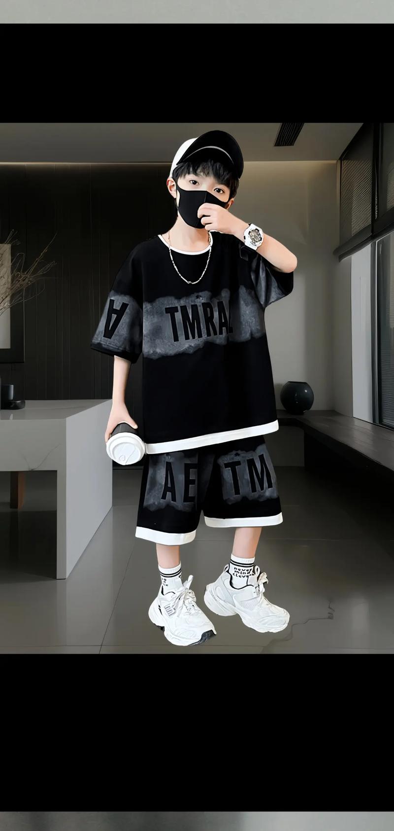 男孩子穿什么衣服好看