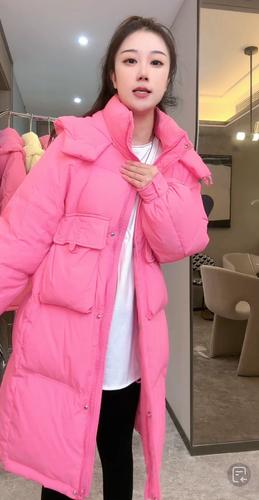 浅粉色中长款棉服怎么搭配图片