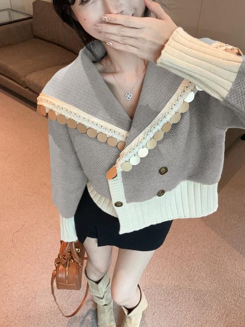 毛衣短装服外套怎么搭配