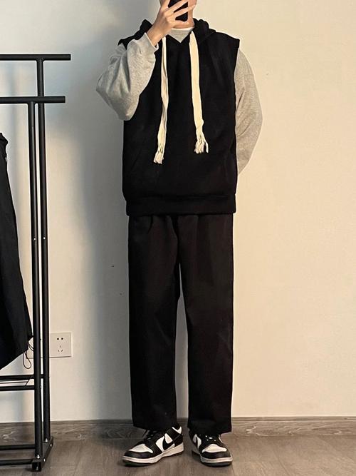 黑色马甲怎么搭配好看男