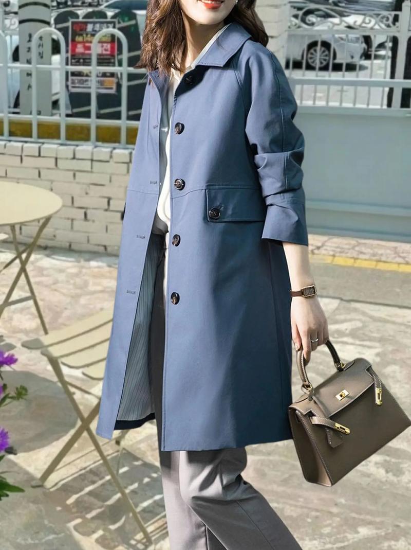 女士超长天蓝色风衣怎么搭配图片