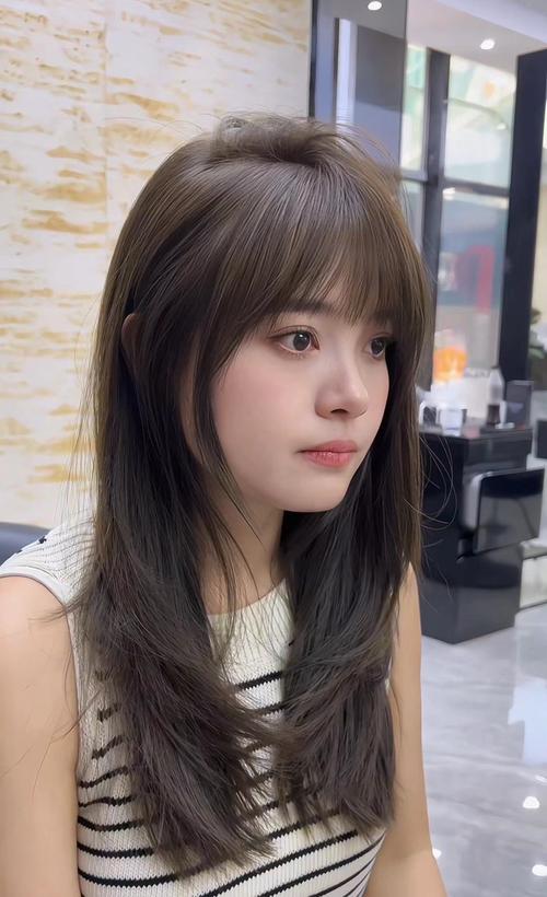 长脸女生适合什么刘海