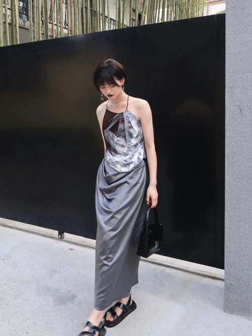 短发配什么裙子好看