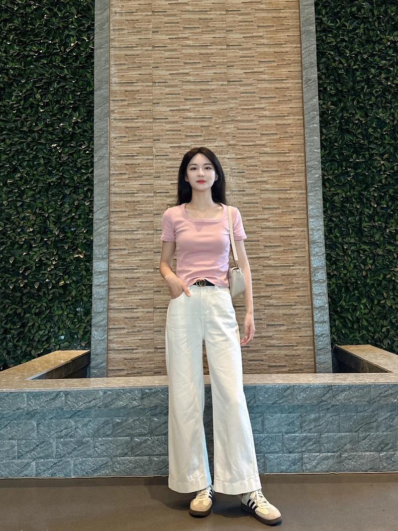 白色九分裤子怎么搭配什么外套