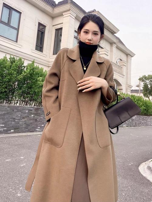 毛呢女长款外套怎么搭配图片