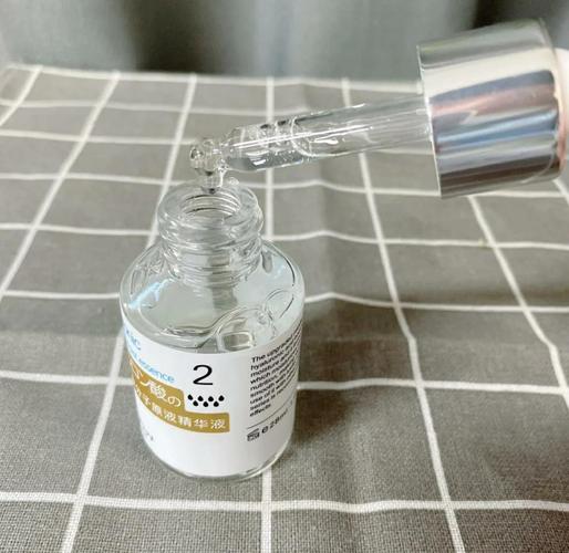 玻尿酸怎么搭配水乳