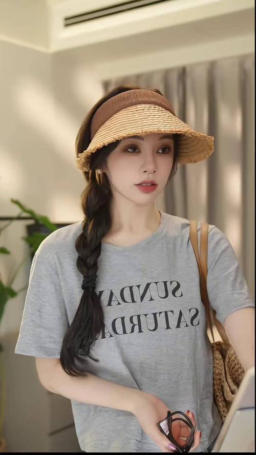 方脸带什么帽子好看