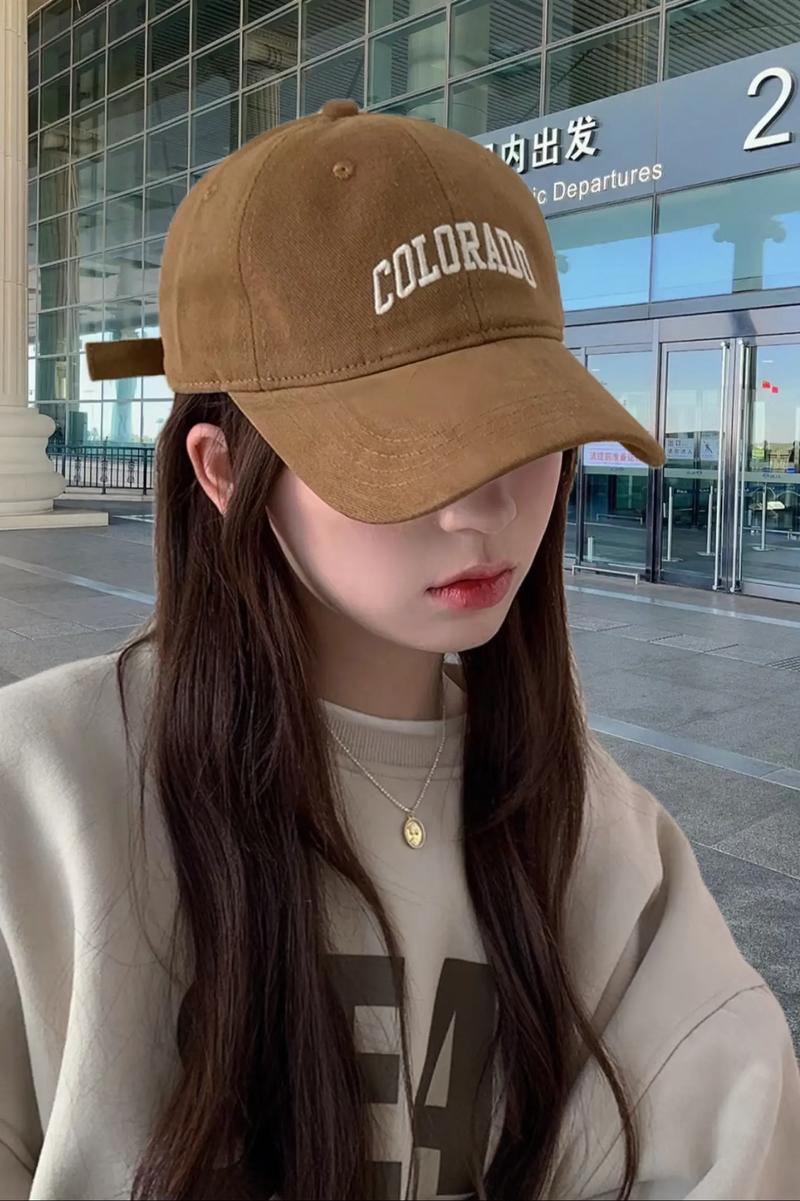 方脸带什么帽子好看