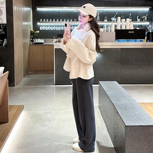 女短妮子大衣怎么搭配什么围巾好看图片