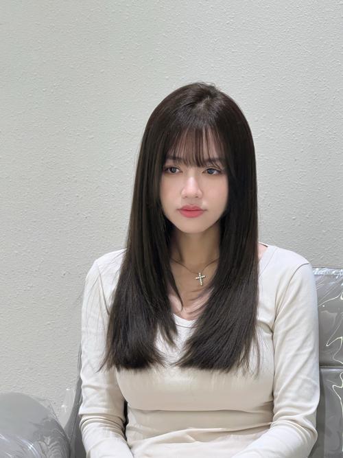 直发什么颜色好看