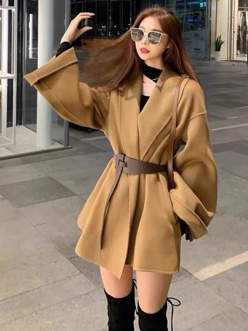 毛呢大衣女呢子外套怎么搭配