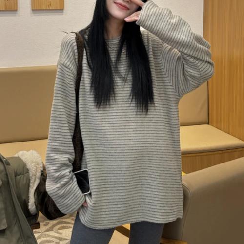中长款条纹t恤怎么搭配什么外套好看