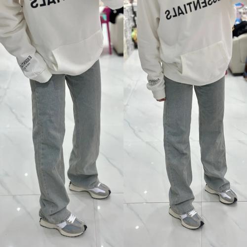 灰色鞋子配什么颜色裤子