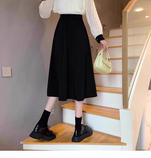 半身长裙小个子怎么搭配衣服