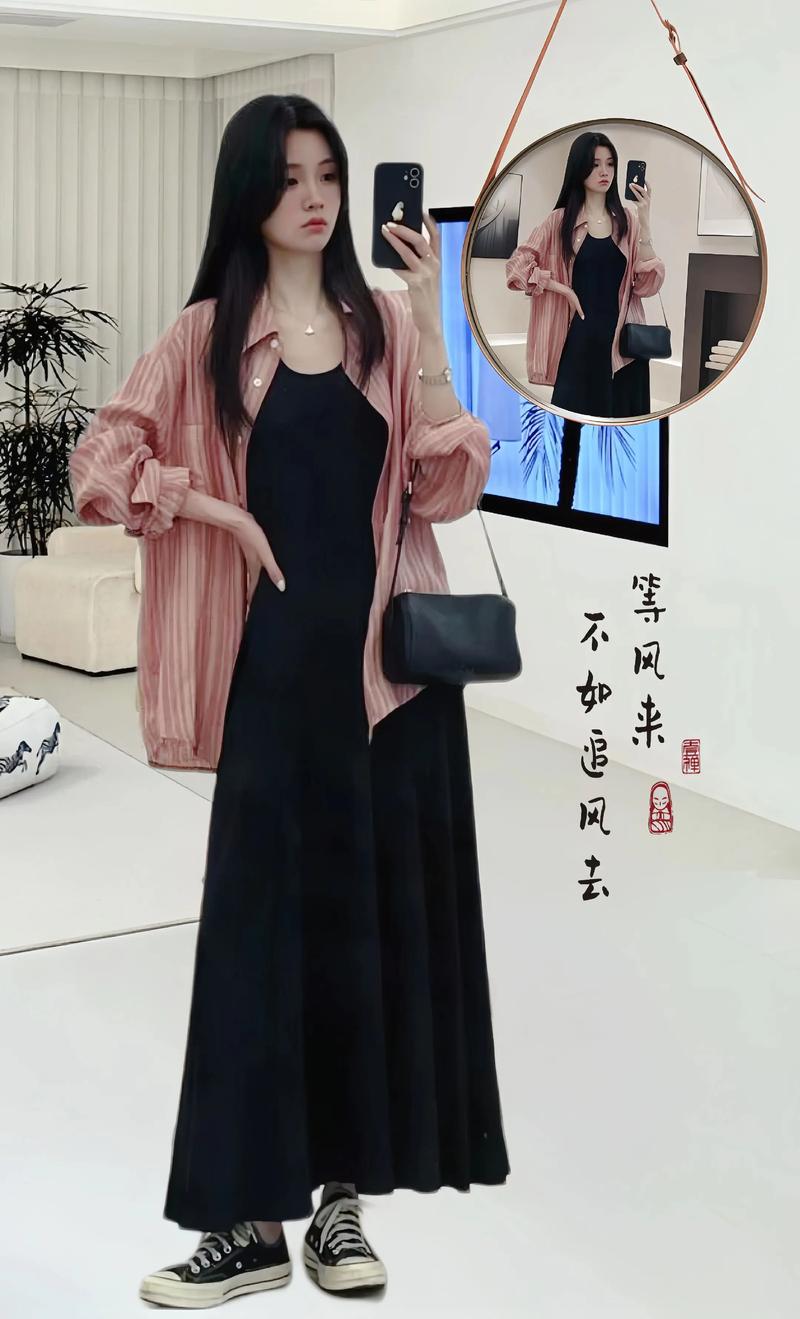 黑色无袖连衣怎么搭配外套好看图片