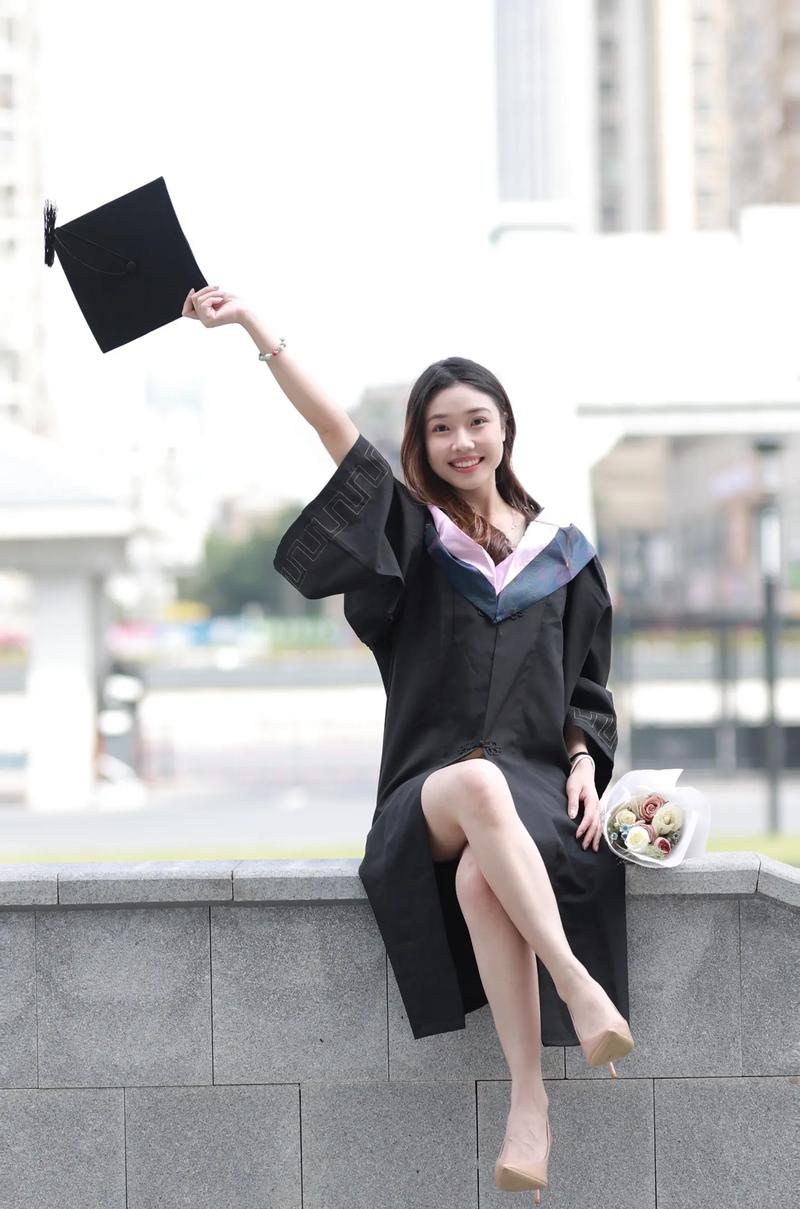 学士服什么时候穿