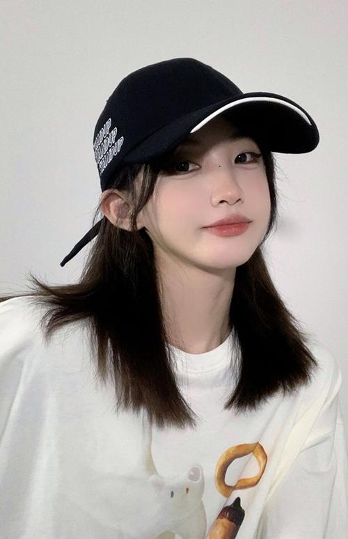 大脸适合带什么帽子