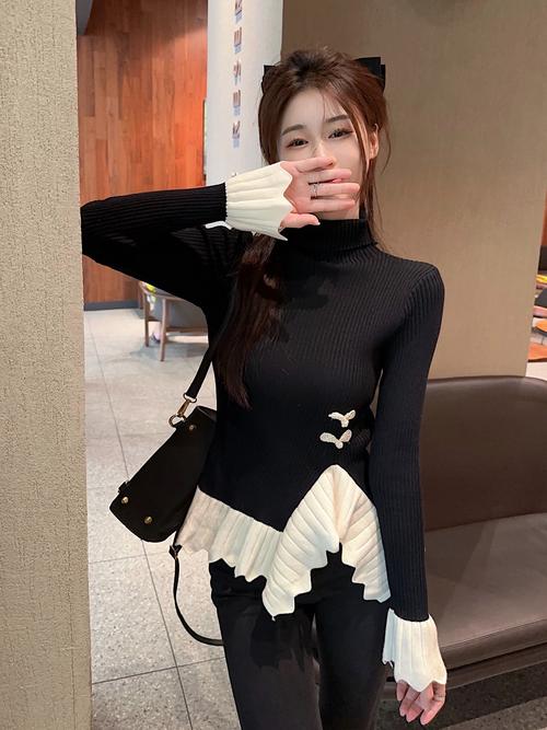 黑色的高领针织衫怎么搭配
