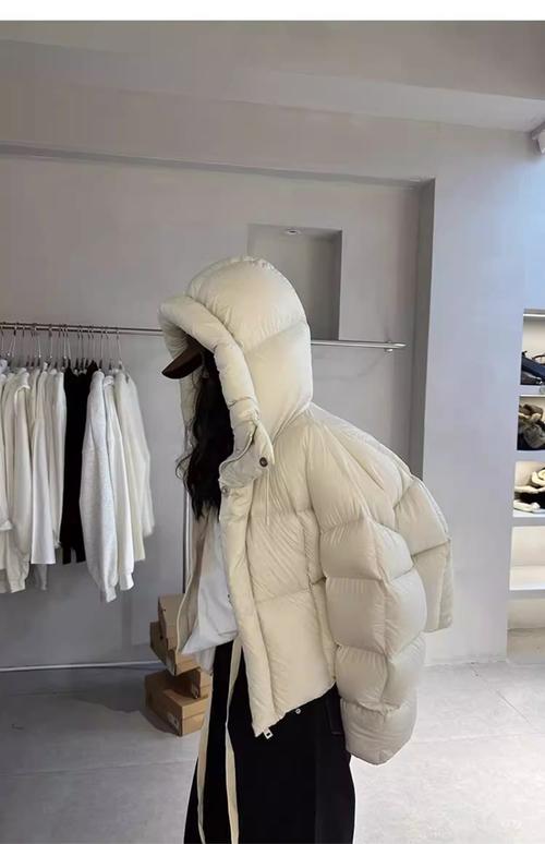 穿大棉服怎么搭配时尚