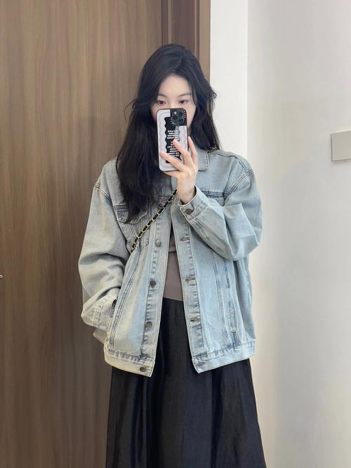 超短牛仔上衣怎么搭配