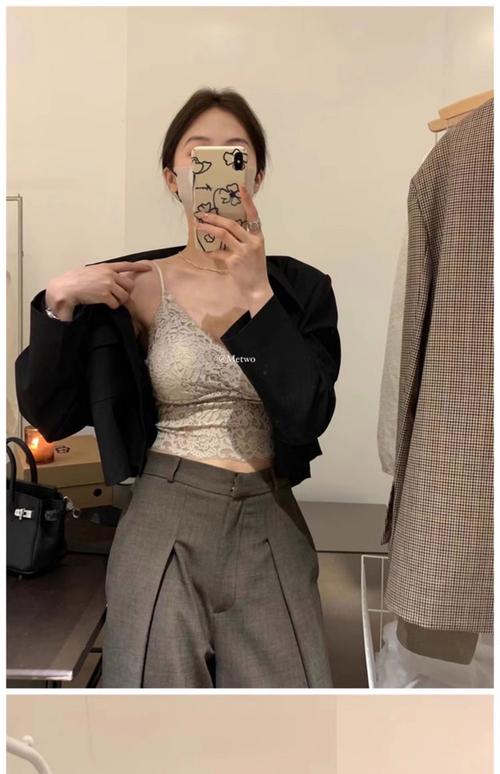 蕾丝打底内衣怎么搭配什么外套好看