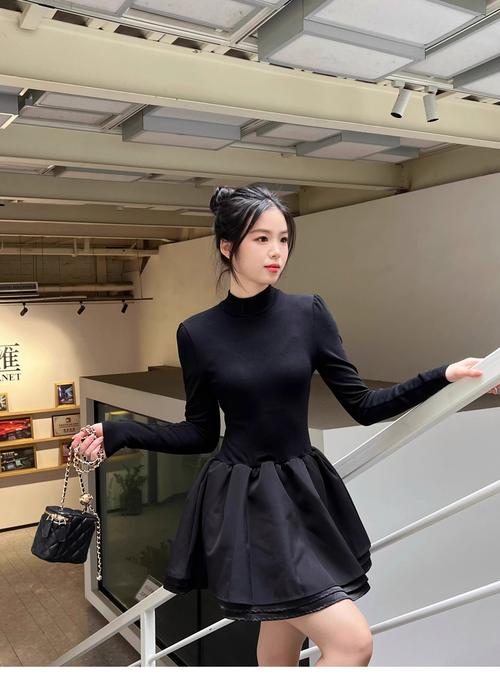 冬天蓬蓬群怎么搭配