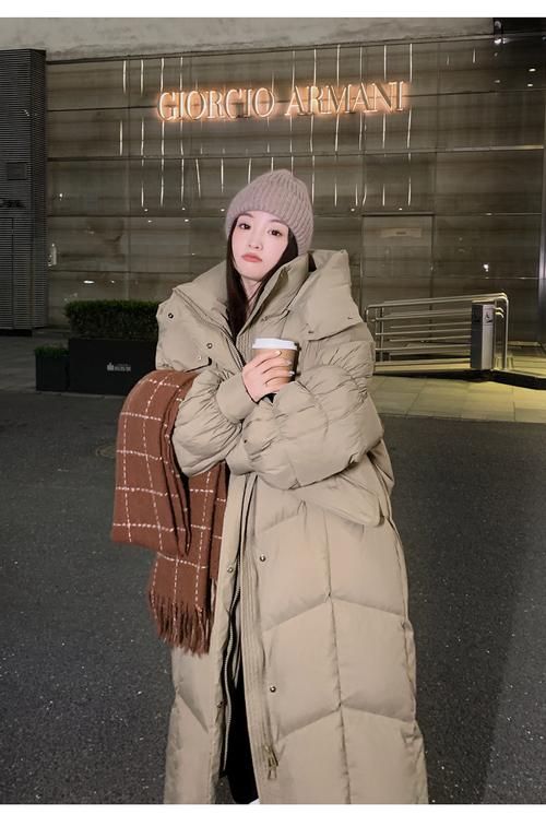 白色长面包服怎么搭配图片大全