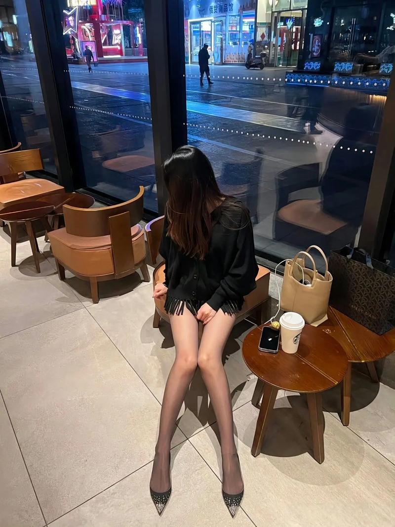 丝袜怎么搭配穿好看
