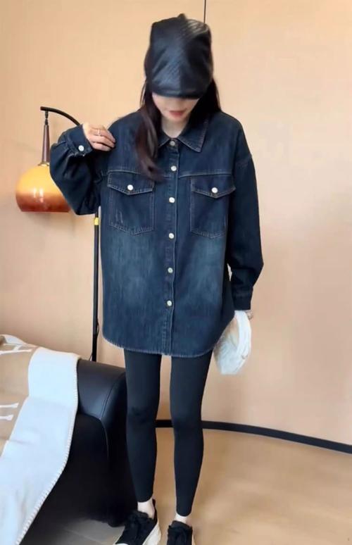 加绒衬衫外套怎么搭配