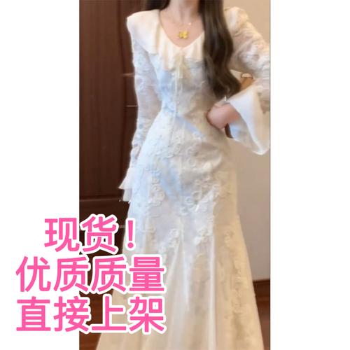 蕾丝秋款长袖连衣裙怎么搭配